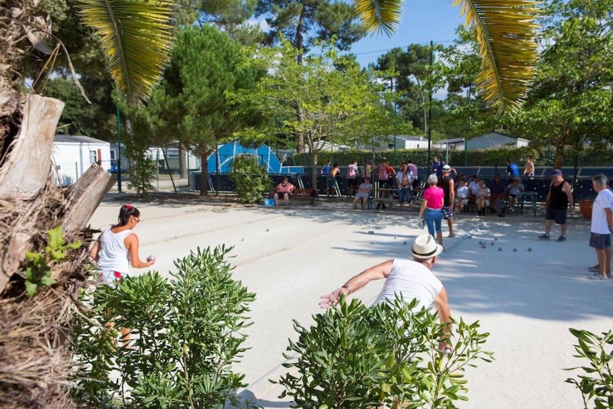 Campsite Plaisirs Nature A La Pignade Ronce-les-Bains