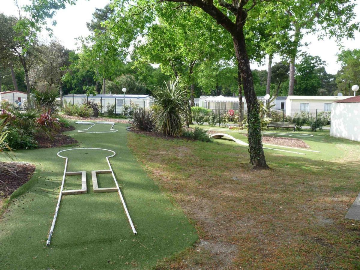 Campsite Plaisirs Nature A La Pignade Ronce-les-Bains